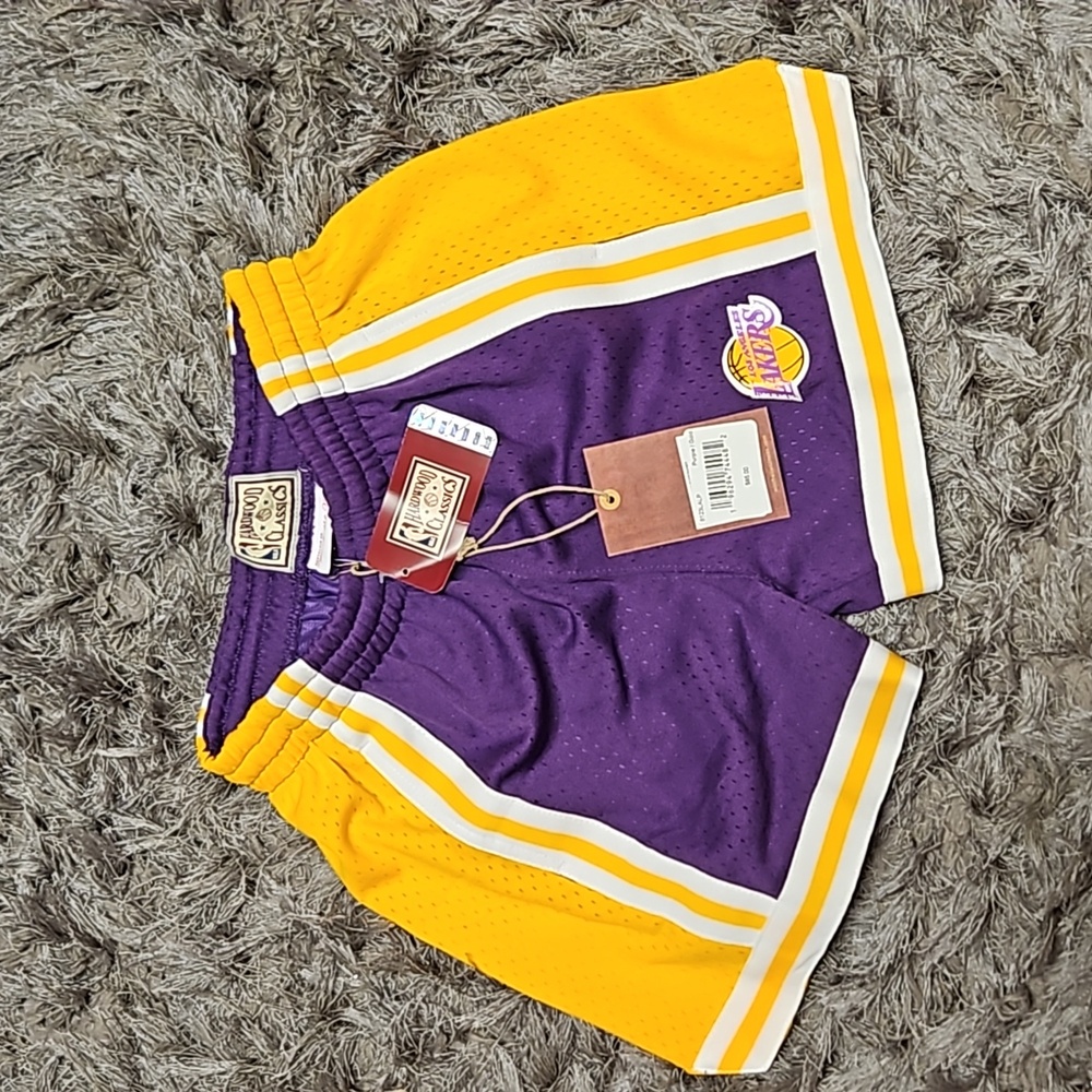Mitchell and Ness lakers shorts nwt